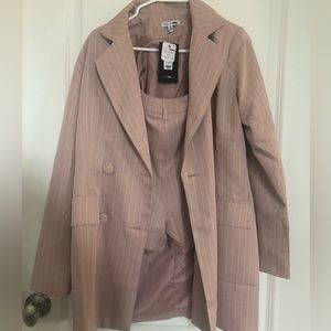 Fashion Nova blazer and matching shorts